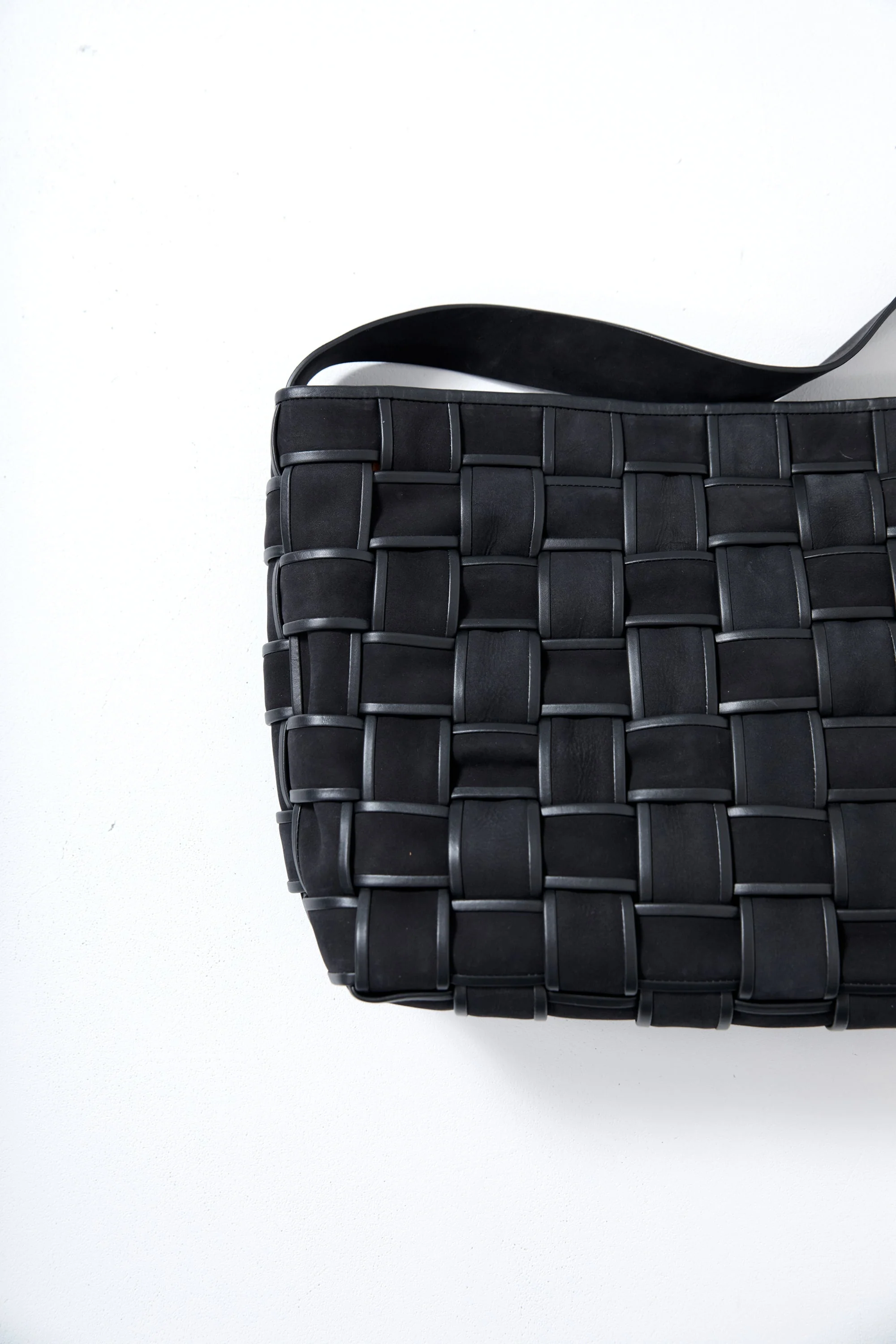 Border Woven Large Tote - Black - Image 4