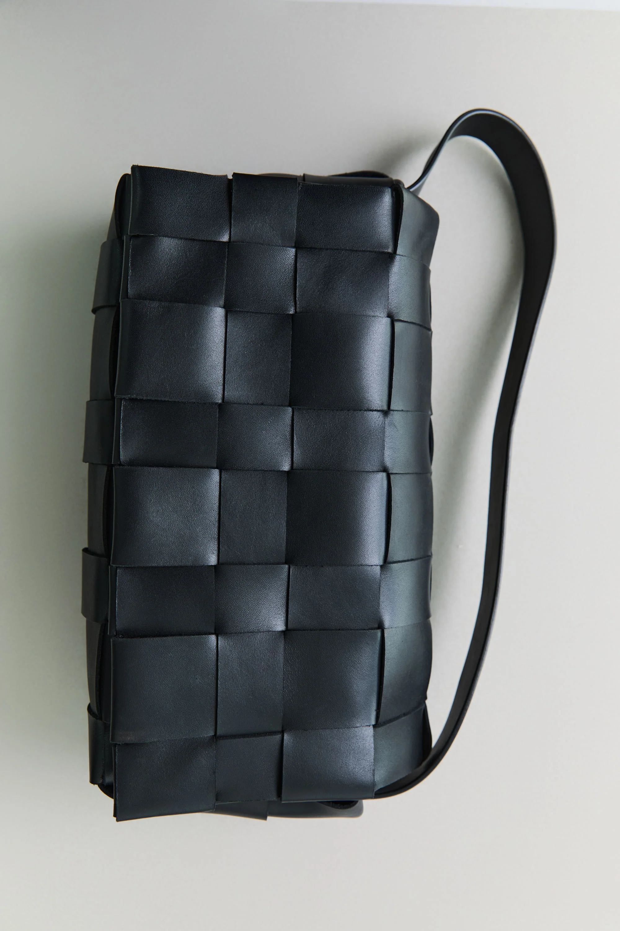 Woven Envelope Slim Tote - Black - Image 7