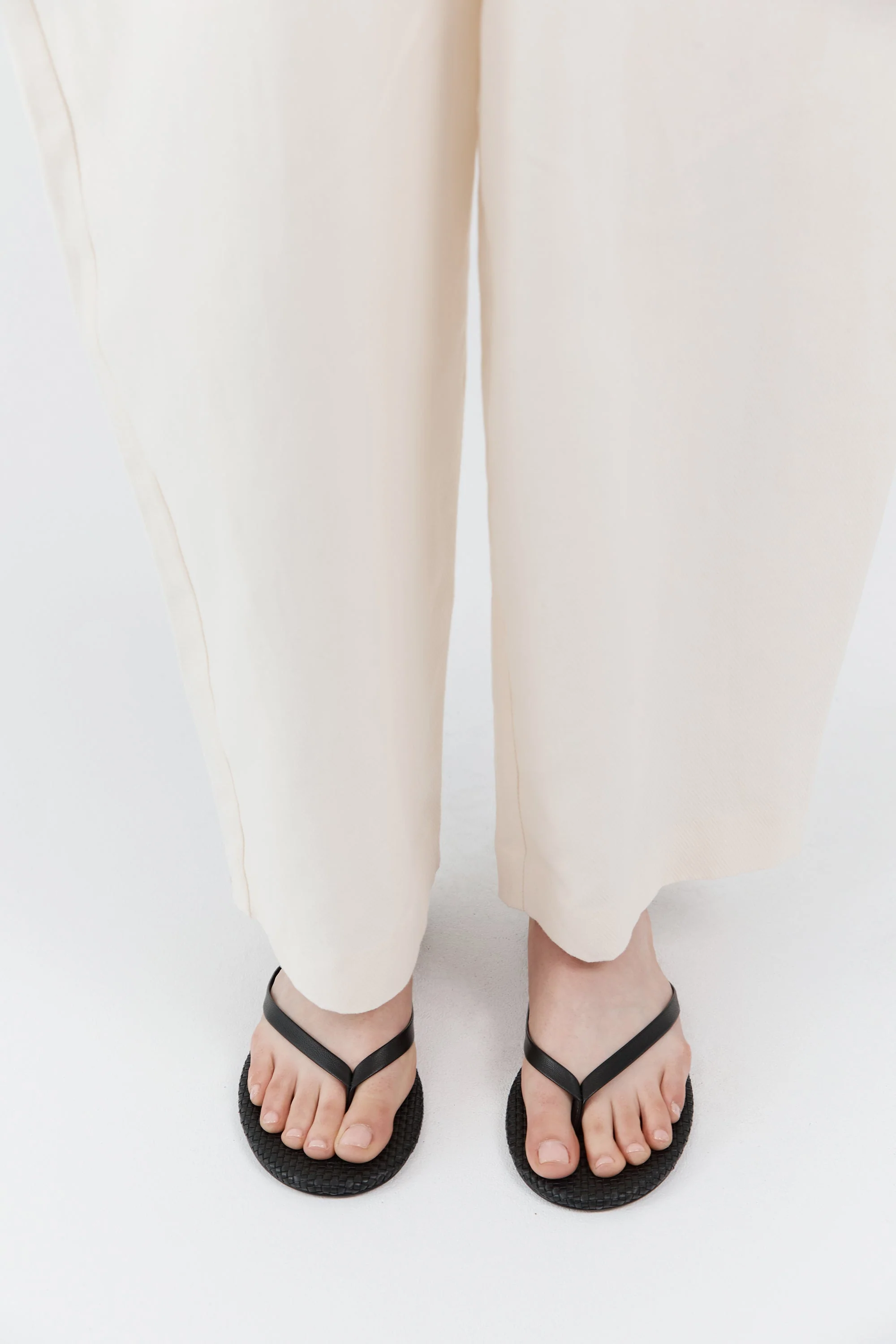 Woven Flip Flop - Black - Image 5