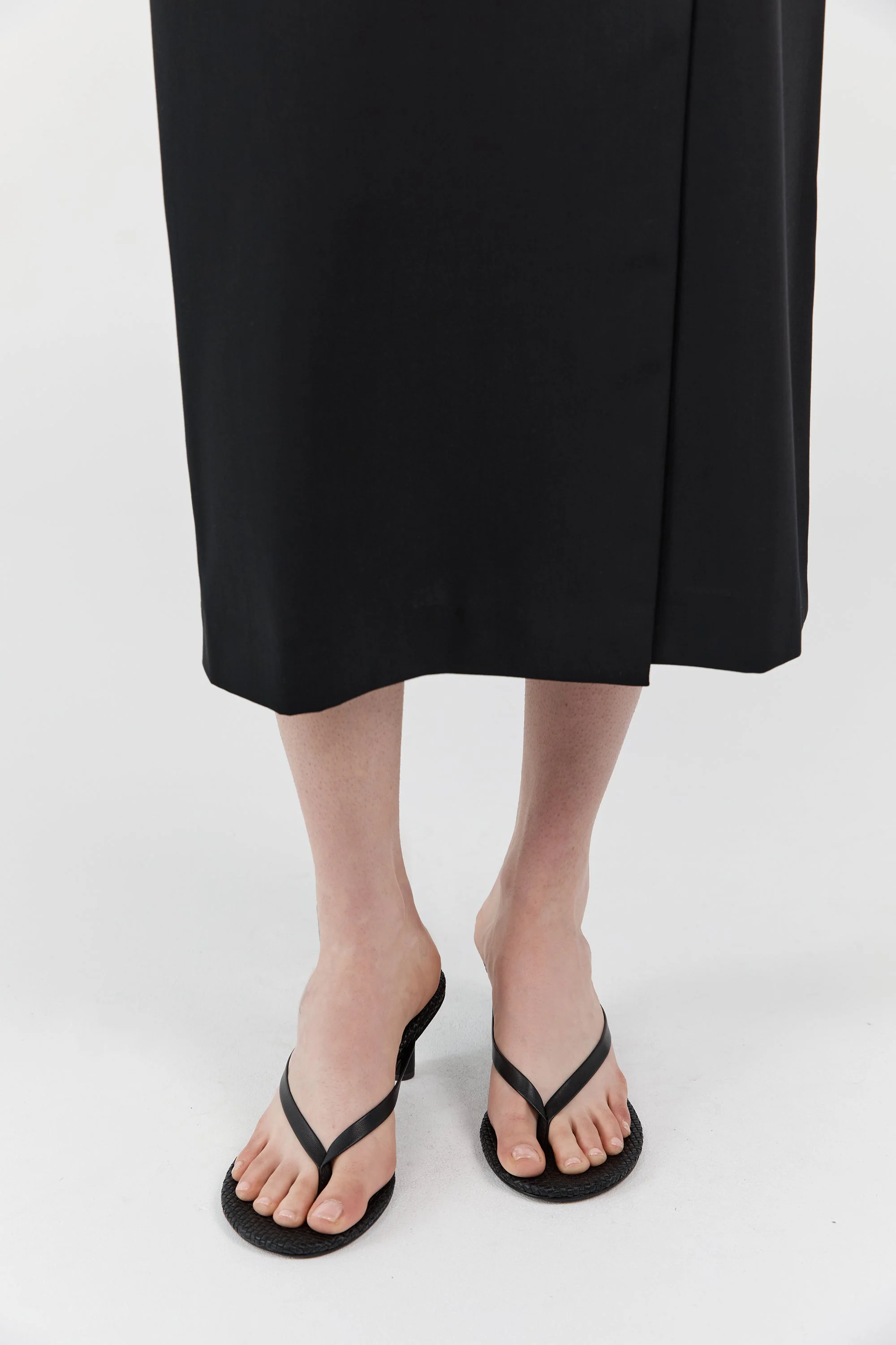 Woven Thong Heel - Black - Image 8