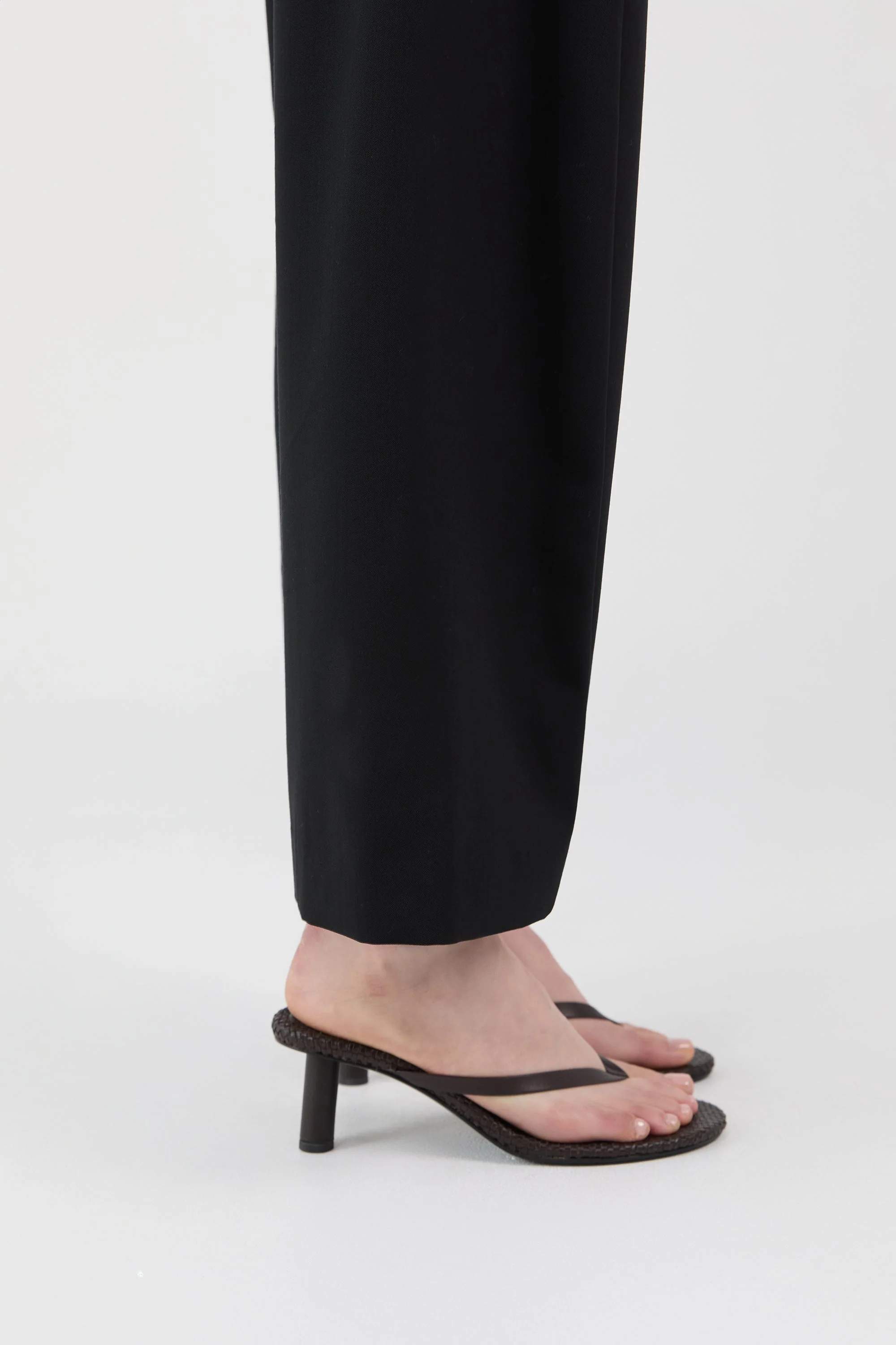 Woven Thong Heel - Coffee - Image 5